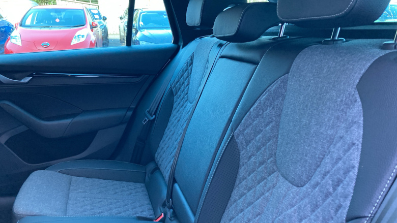 Skoda Octavia 2.0 TDI 150 Sportline 5dr DSG Diesel Estate